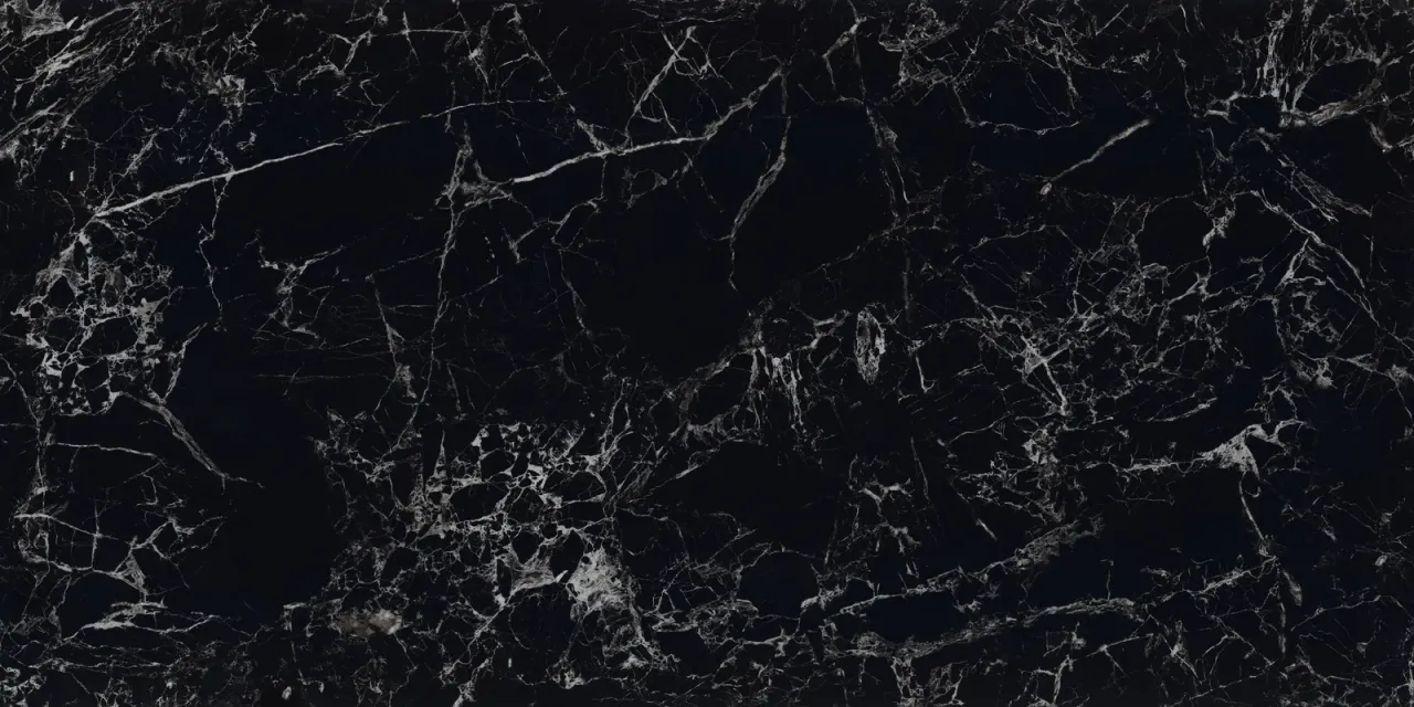 Moony Black